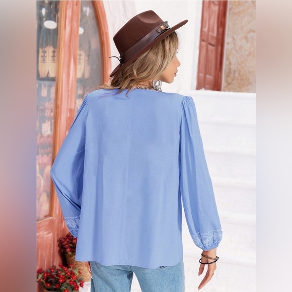 Graceful Floral Charm Balloon Sleeve Blouse - Picture 2 of 4